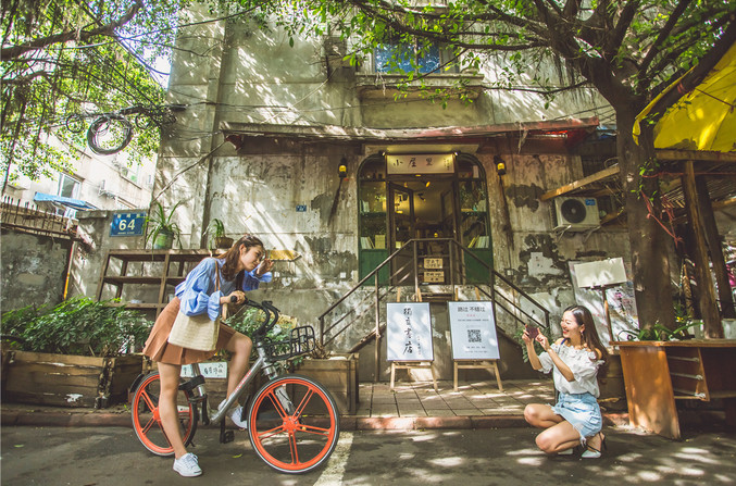 Leshan is not only about snacks ,but also a special encounter, slow life in Jiazhou