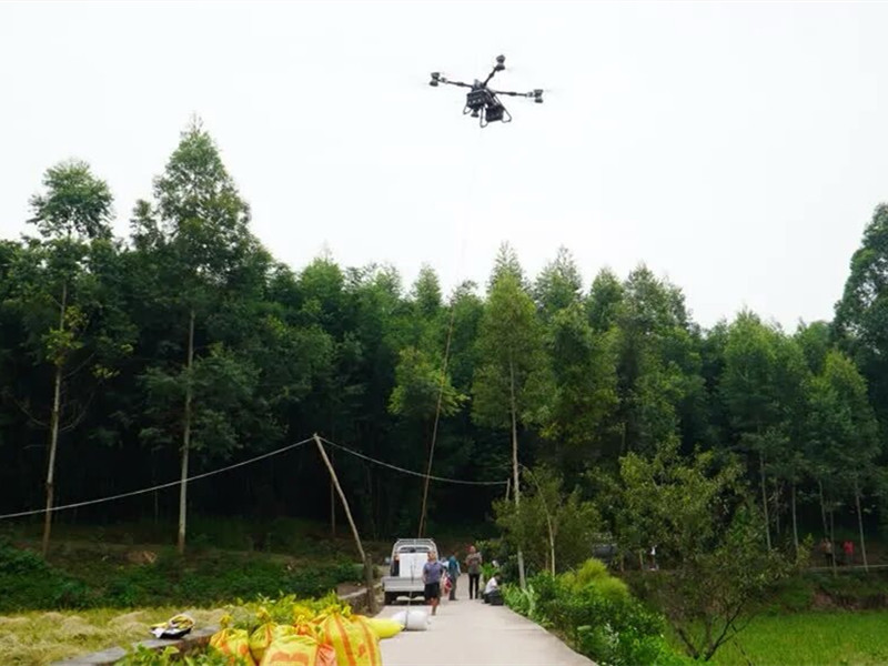 Technology Benefits Humanity! Drones Become "Aerial Couriers"
