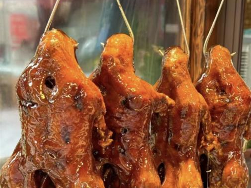 A Crispy Duck That Bridged Hearts: A Police-Citizen Bond in Leshan