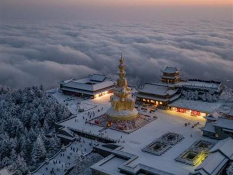  Five Must-See Wonders of Mount Emei This Season