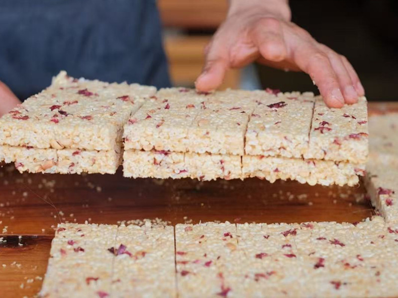 Savor in Leshan: Crispy Sweet Rice Crunch