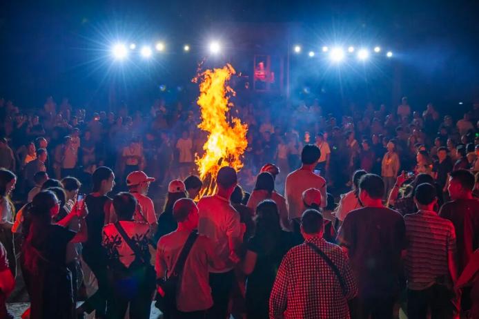 Come to Ebian for the Torch Festival! Two ancient Yi villages, each with its own kind of laid‑back c