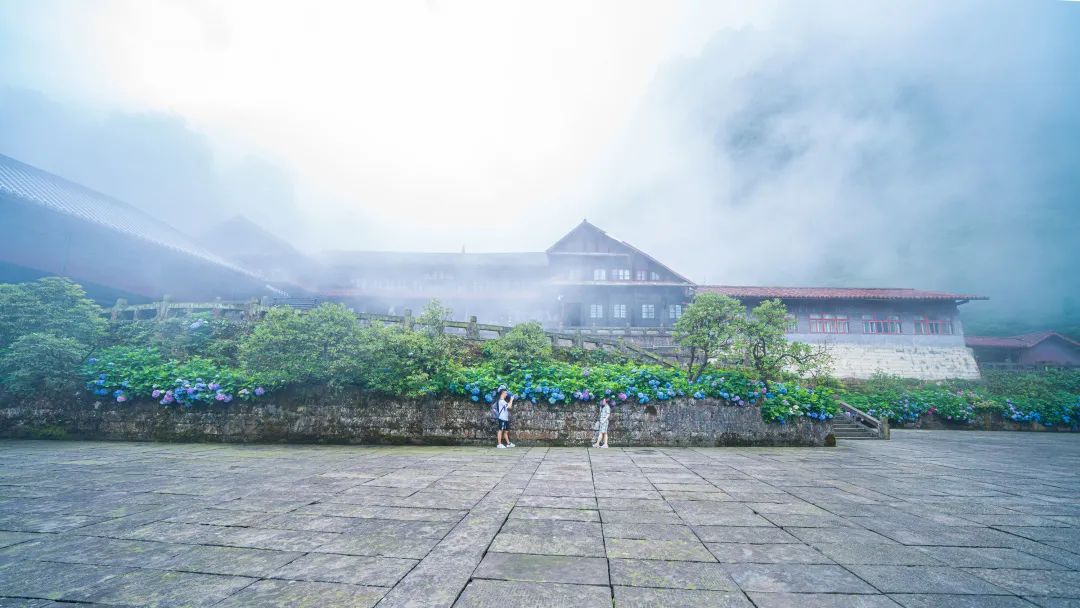 The temple that you can only see when you walk into the clouds is worth a visit!(图3)