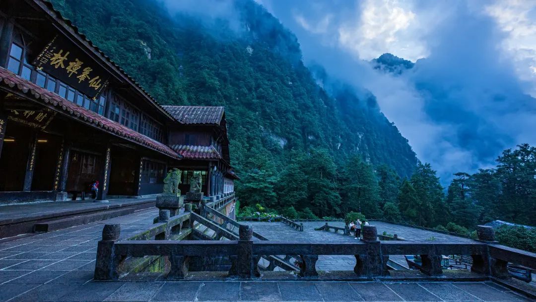 The temple that you can only see when you walk into the clouds is worth a visit!(图4)