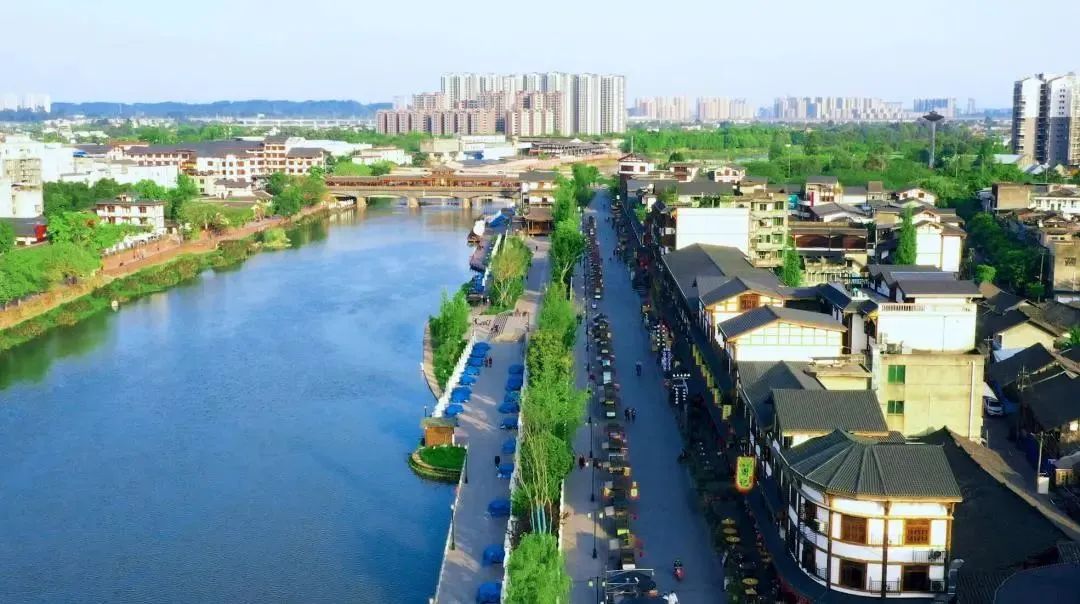 For an immersive tour of the ancient town, this is the right place to visit in Leshan!(图1)