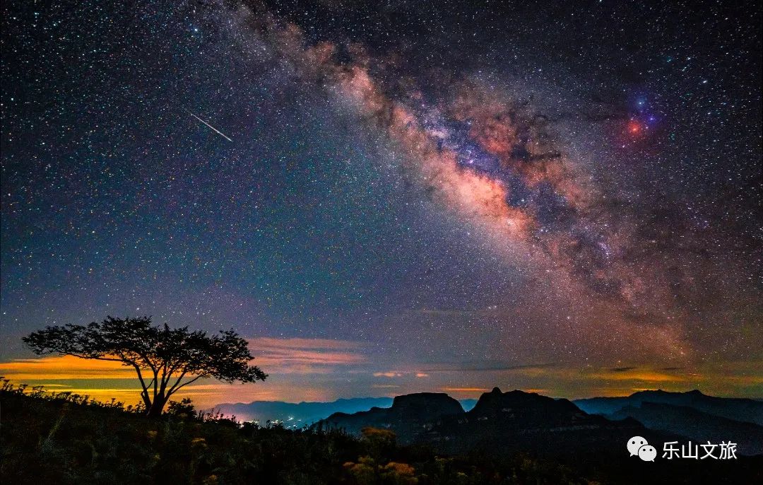 Lying on top of the mountain watching the stars, these 8 places in Leshan are really beautiful!(图4)