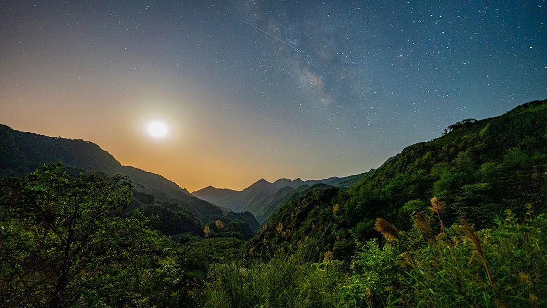 Lying on top of the mountain watching the stars, these 8 places in Leshan are really beautiful!(图8)