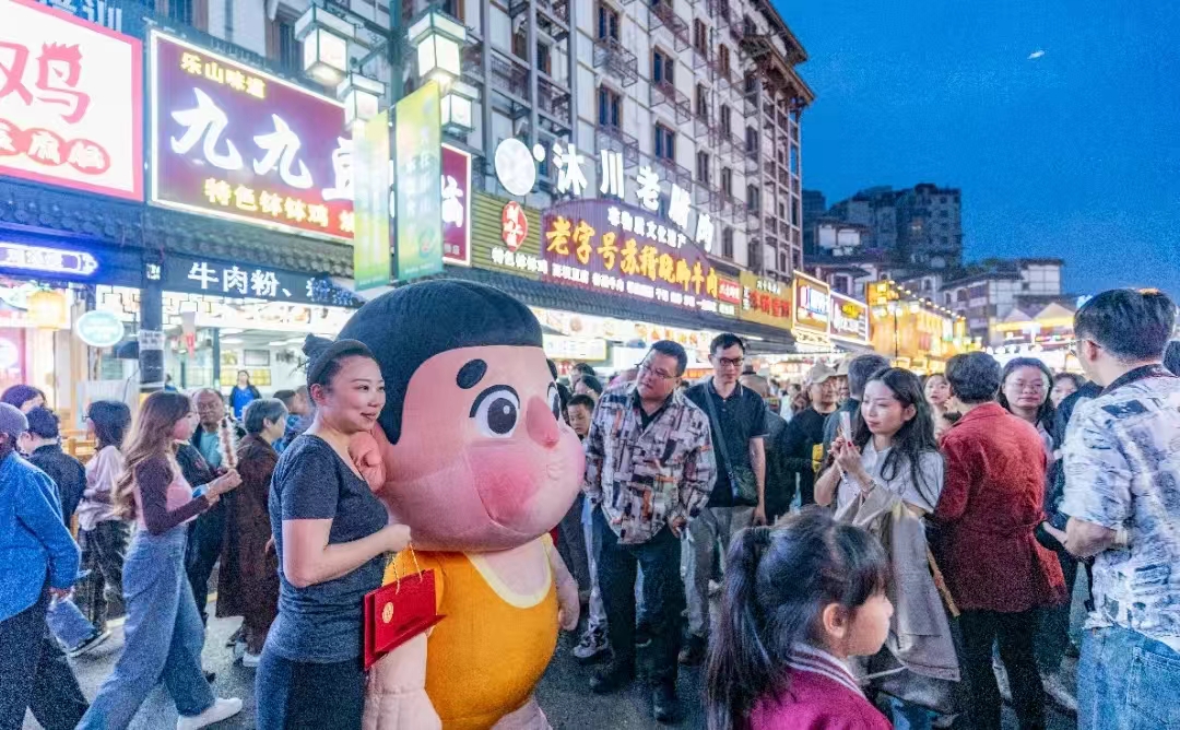Enjoy the intangible cultural heritage exhibition and performance while strolling the streets!(图1) Enjoy the intangible cultural heritage exhibition and performance while strolling the streets!(图1)