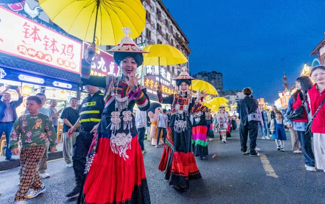 Enjoy the intangible cultural heritage exhibition and performance while strolling the streets!(图2) Enjoy the intangible cultural heritage exhibition and performance while strolling the streets!(图2)